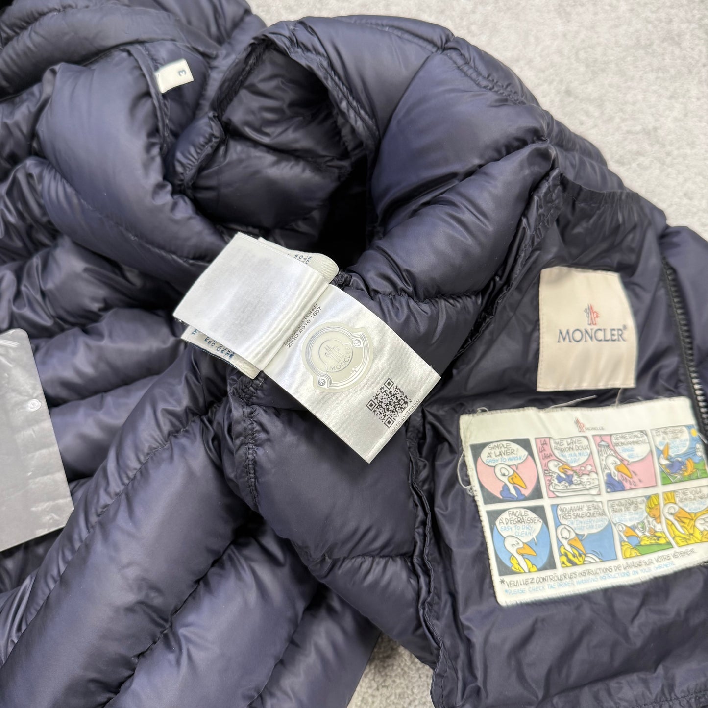 Moncler Valence